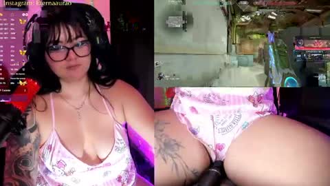 Snapshot of eternaaura_ chatting on May 11, 2026, 4:04 pm Aura online show from May 11, 2026, 4:04 pm