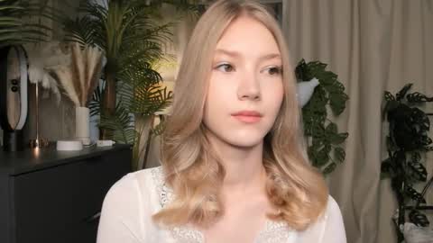 Snapshot of eternity_cuite chatting on October 11, 2025, 5:50 am Natalie online show from October 11, 2025, 5:50 am