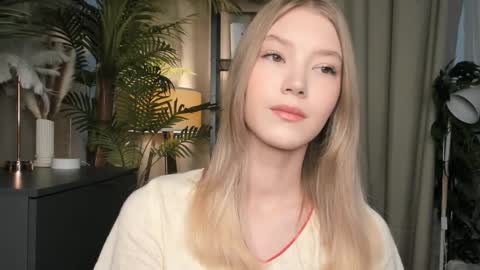 Natalie online show from November 16, 2025, 5:46 am