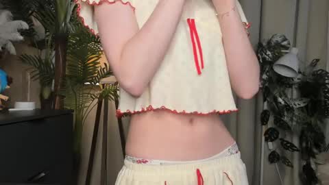 Snapshot of eternity_cuite chatting on April 29, 2026, 5:44 am Natalie online show from April 29, 2026, 5:44 am