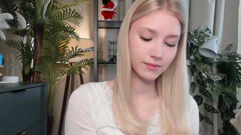 Snapshot of eternity_cuite chatting on May 2, 2026, 5:56 am Natalie online show from May 2, 2026, 5:56 am