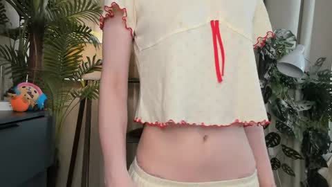 Snapshot of eternity_cuite chatting on May 6, 2026, 5:57 am Natalie online show from May 6, 2026, 5:57 am