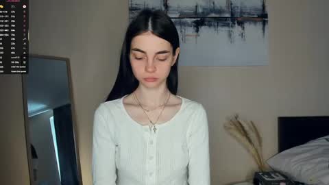 Snapshot of eternity_is_endless chatting on June 9, 2026, 7:42 am Mary online show from June 9, 2026, 7:42 am