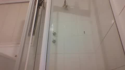 Snapshot of etextratestacle chatting on November 16, 2025, 4:45 pm ET online show from November 16, 2025, 4:45 pm