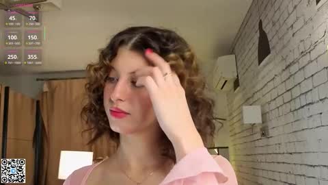 Snapshot of ethalhatchell chatting on October 14, 2025, 6:20 pm Elsa online show from October 14, 2025, 6:20 pm