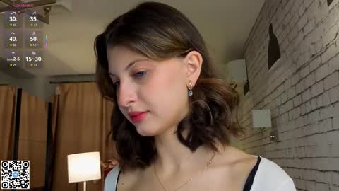 Snapshot of ethalhatchell chatting on October 22, 2025, 6:18 pm Elsa online show from October 22, 2025, 6:18 pm