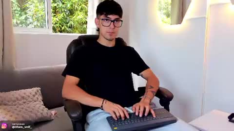 etham_wolf1 online show from June 11, 2026, 6:50 pm