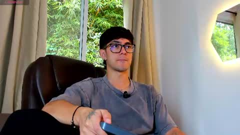 etham_wolf1 online show from July 10, 2026, 6:43 pm