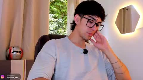 etham_wolf1 online show from July 16, 2026, 5:52 pm