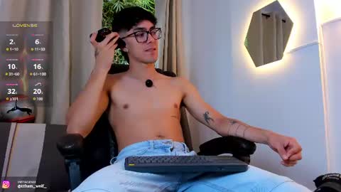 etham_wolf1 online show from July 18, 2026, 7:39 pm