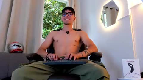 etham_wolf1 online show from July 23, 2026, 6:17 pm