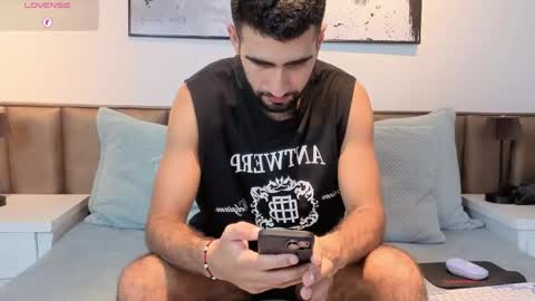 Ethan online show from April 25, 2026, 7:11 pm
