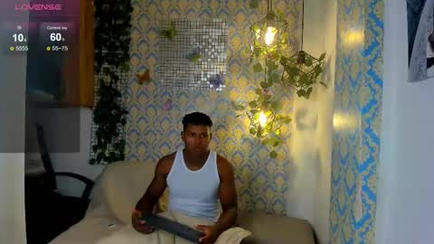 Snapshot of ethan_blackwood chatting on February 5, 2025, 1:58 am ethan_blackwood online show from February 5, 2025, 1:58 am