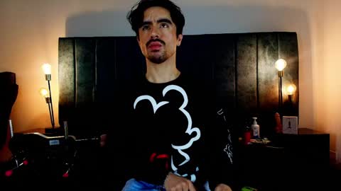 ethan  online show from May 6, 2026, 3:35 am