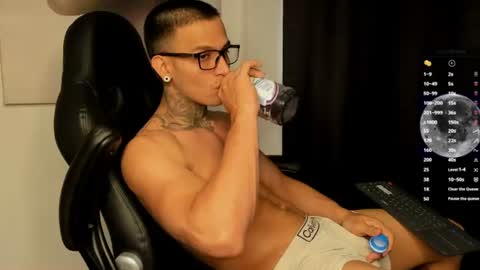 Ethan - Independent model online show from June 15, 2026, 8:22 pm