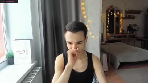 ethan_harris1 online show from December 13, 2024, 7:04 am