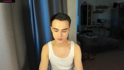 ethan_harris1 online show from September 12, 2025, 1:55 pm