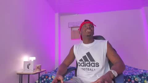 Snapshot of ethan_travis0 chatting on October 6, 2025, 8:17 pm ethan travis online show from October 6, 2025, 8:17 pm