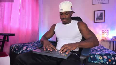 ethan travis online show from April 29, 2026, 9:21 pm