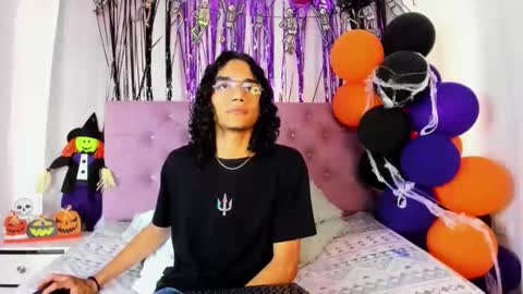 ethanblackwoodd online show from November 2, 2025, 7:49 pm