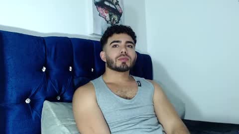 Snapshot of ethanhairy chatting on February 21, 2025, 11:43 pm Ethan online show from February 21, 2025, 11:43 pm