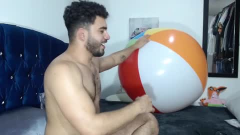 Snapshot of ethanhairy chatting on March 5, 2025, 10:32 pm Ethan online show from March 5, 2025, 10:32 pm