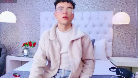 Snapshot of ethanleroyy chatting on October 19, 2025, 3:07 am Ethan Leroy online show from October 19, 2025, 3:07 am