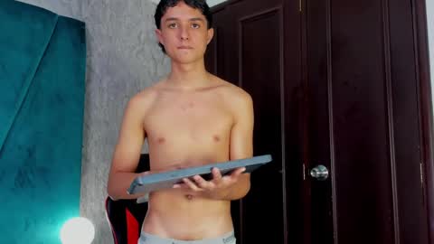 Snapshot of ethanlowell chatting on January 24, 2025, 11:45 pm ethanlowell online show from January 24, 2025, 11:45 pm