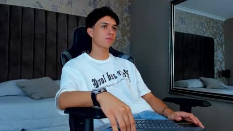 ethanlowell online show from November 18, 2025, 11:15 pm