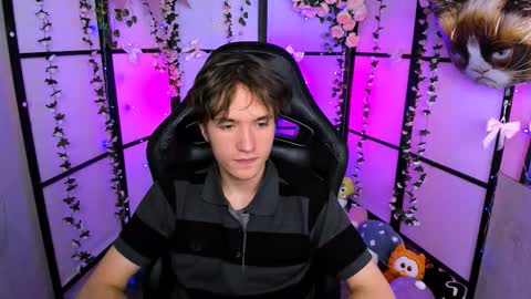 Snapshot of ethansinful chatting on November 6, 2025, 1:01 pm Ethan online show from November 6, 2025, 1:01 pm