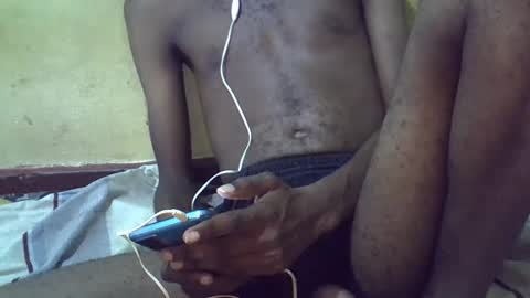 etrar_largedick online show from February 12, 2025, 9:01 pm