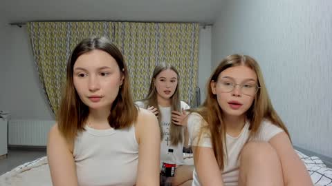 Veronica Tiia Lilith left to right online show from February 3, 2025, 7:00 pm