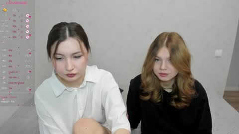 Veronica Tiia Lilith left to right online show from February 26, 2025, 12:49 am