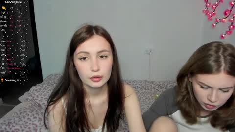 Veronica Tiia Lilith left to right online show from May 13, 2026, 5:10 pm