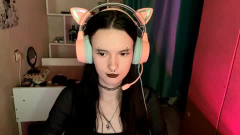 Kate online show from May 17, 2026, 5:05 am