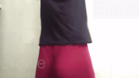 eunile online show from November 26, 2025, 1:34 pm