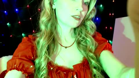 Snapshot of euphoria055 chatting on December 21, 2024, 10:28 am Liana online show from December 21, 2024, 10:28 am