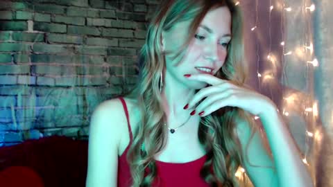 Snapshot of euphoria055 chatting on January 4, 2025, 11:38 pm Liana online show from January 4, 2025, 11:38 pm