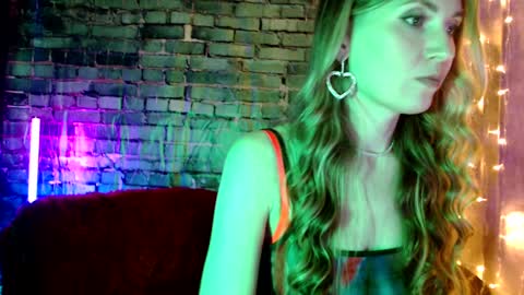 Snapshot of euphoria055 chatting on January 17, 2025, 4:57 pm Liana online show from January 17, 2025, 4:57 pm