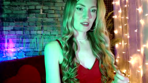 Snapshot of euphoria055 chatting on January 18, 2025, 9:02 pm Liana online show from January 18, 2025, 9:02 pm