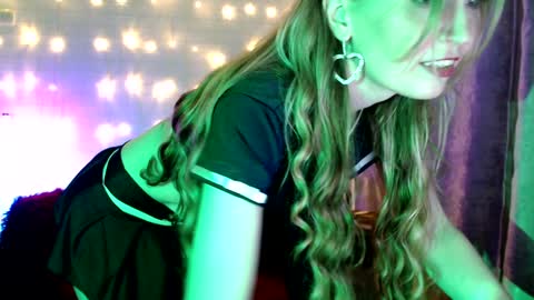 Snapshot of euphoria055 chatting on January 26, 2025, 4:51 pm Liana online show from January 26, 2025, 4:51 pm