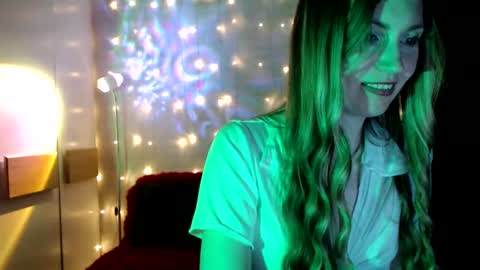 Snapshot of euphoria055 chatting on February 16, 2025, 4:21 pm Liana online show from February 16, 2025, 4:21 pm