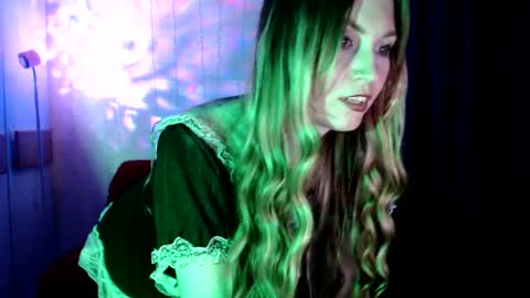 Snapshot of euphoria055 chatting on March 4, 2025, 4:41 pm Liana online show from March 4, 2025, 4:41 pm