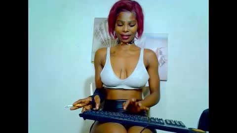 eva4him831 online show from February 19, 2025, 12:44 pm