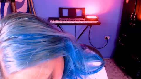 Iris Smile  independent model online show from May 9, 2026, 10:04 pm