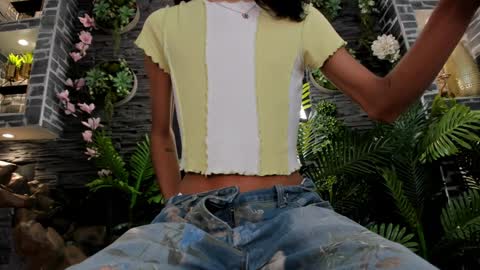 EVA COLUCCY online show from January 14, 2025, 11:58 pm