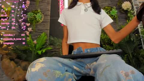 EVA COLUCCY online show from February 6, 2025, 11:58 pm