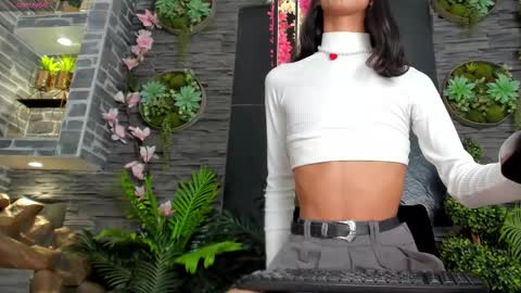 EVA COLUCCY online show from February 11, 2025, 12:59 am