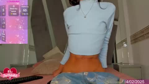 EVA COLUCCY online show from February 14, 2025, 1:51 pm
