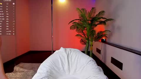 Im Eva online show from March 18, 2026, 5:10 am